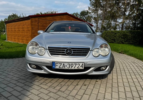 Mercedes-Benz Klasa C cena 10900 przebieg: 311000, rok produkcji 2004 z Pakość małe 67